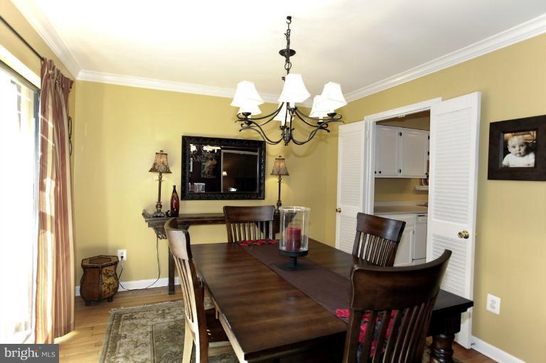 2042 Golf Course Drive Reston, VA 20191 - Photo 11 of 29 Dining Room