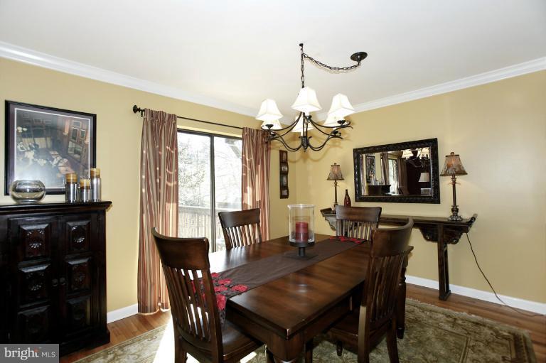 2042 Golf Course Drive Reston, VA 20191 - Photo 18 of 29 Dining Room
