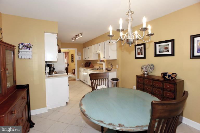 2042 Golf Course Drive Reston, VA 20191 - Photo 20 of 29 Kitchen