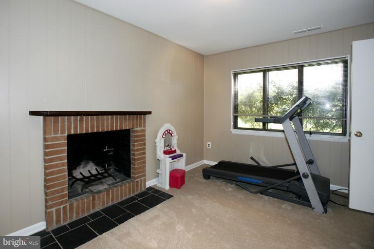 2042 Golf Course Drive Reston, VA 20191 - Photo 27 of 29 Bedroom