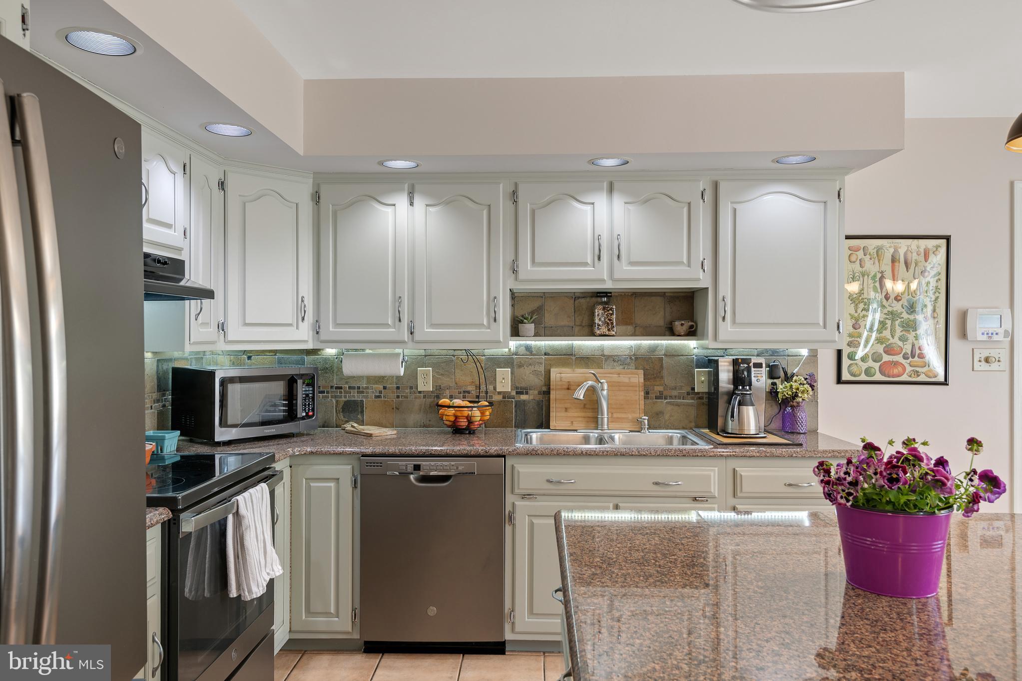 103 Milton Circle Lititz, PA 17543 - Photo 15 of 62 Kitchen