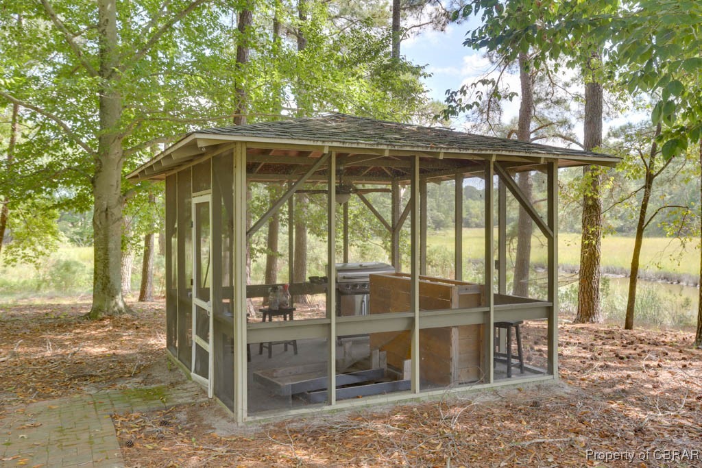 2584 Starvation Road Gloucester, VA 23061 - Photo 36 of 38 screened grilling area