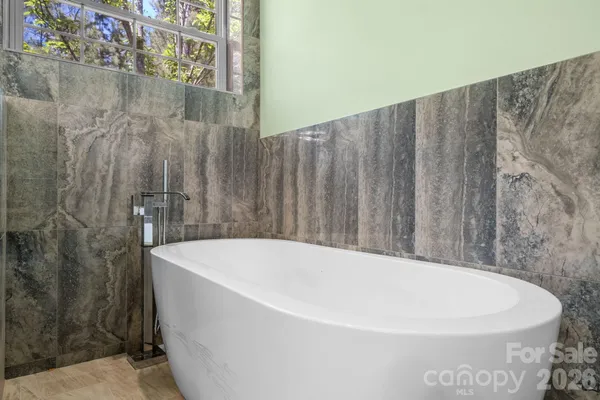 $865,000 | 133 Greens Road, Granite Falls, NC 28630