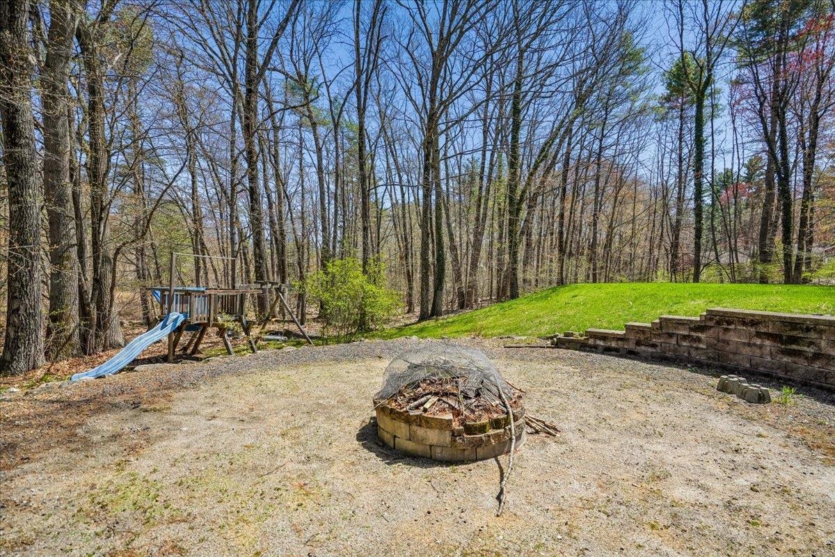 112 Hardy Road Londonderry, NH 03053 - Photo 22 of 59