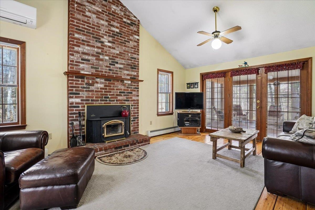 112 Hardy Road Londonderry, NH 03053 - Photo 6 of 59