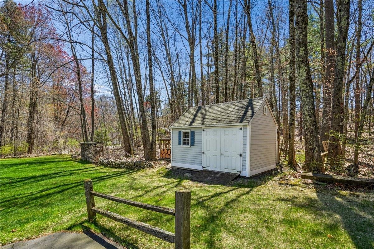 112 Hardy Road Londonderry, NH 03053 - Photo 9 of 59