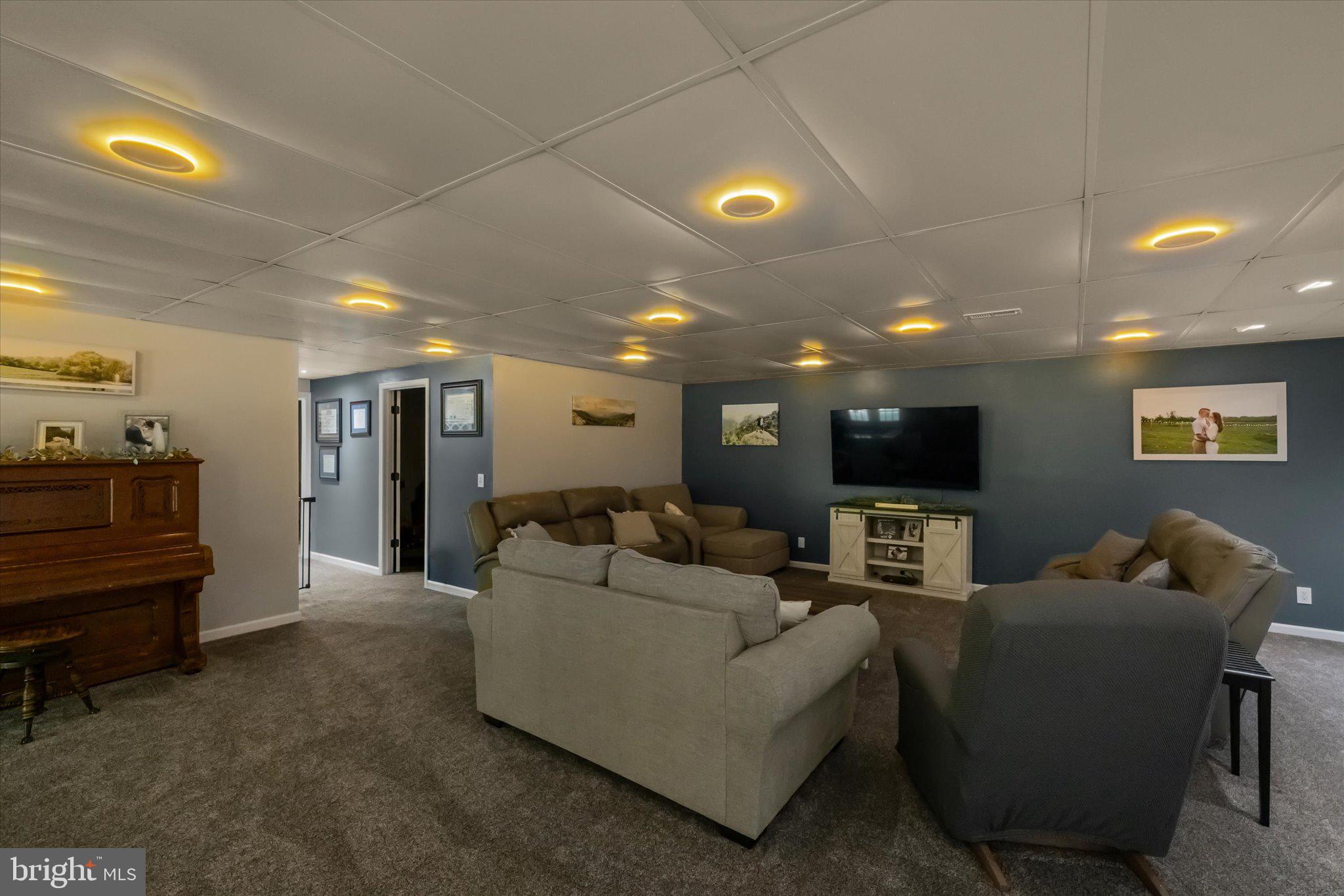 230 Richards Ferry Road Fredericksburg, VA 22406 - Photo 43 of 96 Spacious, modern living area retreat.