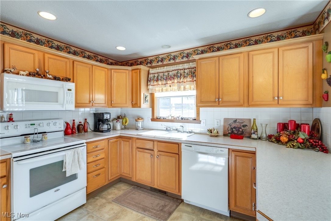 5948 Wentworth Road Southwest Canton, OH 44706 - Photo 11 of 24 Gallery Image 11