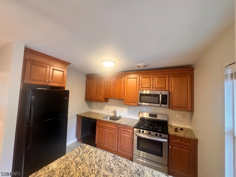 1118 Valley Road, Unit 2A Wayne, NJ 07470 - Photo 4 of 11