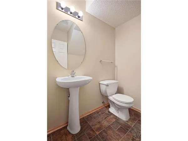 $2,000 | 17674 96th Avenue North, Maple Grove, MN 55311
