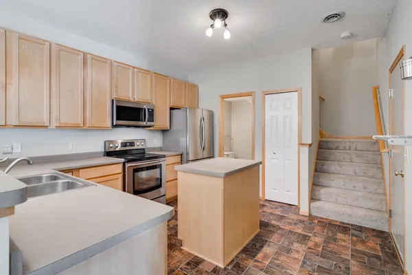 $2,000 | 17674 96th Avenue North, Maple Grove, MN 55311