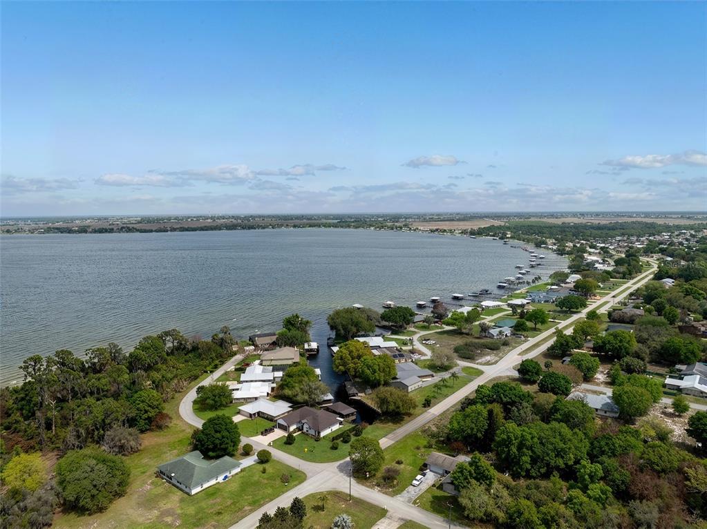 443 Foxdale Road Lake Placid, FL 33852 - Photo 27 of 31 an aerial view of a city with lots of residential buildings in ocean