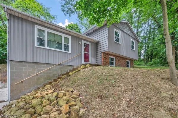 $229,900 | 412 Stevenson Avenue, Akron, OH 44312