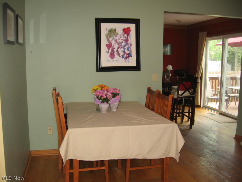 1724 Edgefield Road Lyndhurst, OH 44124 - Photo 11 of 15 Eat in kitchen with hardwood floors