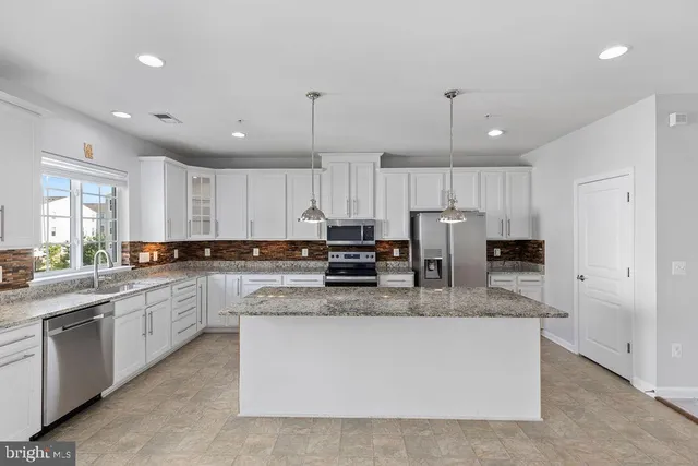 $3,000 | 14816 Mason Creek Circle, Woodbridge, VA 22191