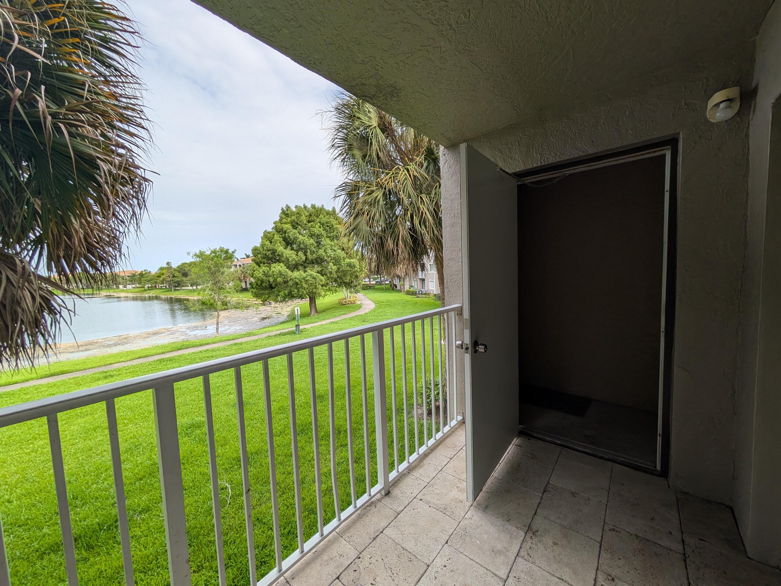 5011 Wiles Road, Unit 208 Coconut Creek, FL 33073 - Photo 6 of 23 1000014703
