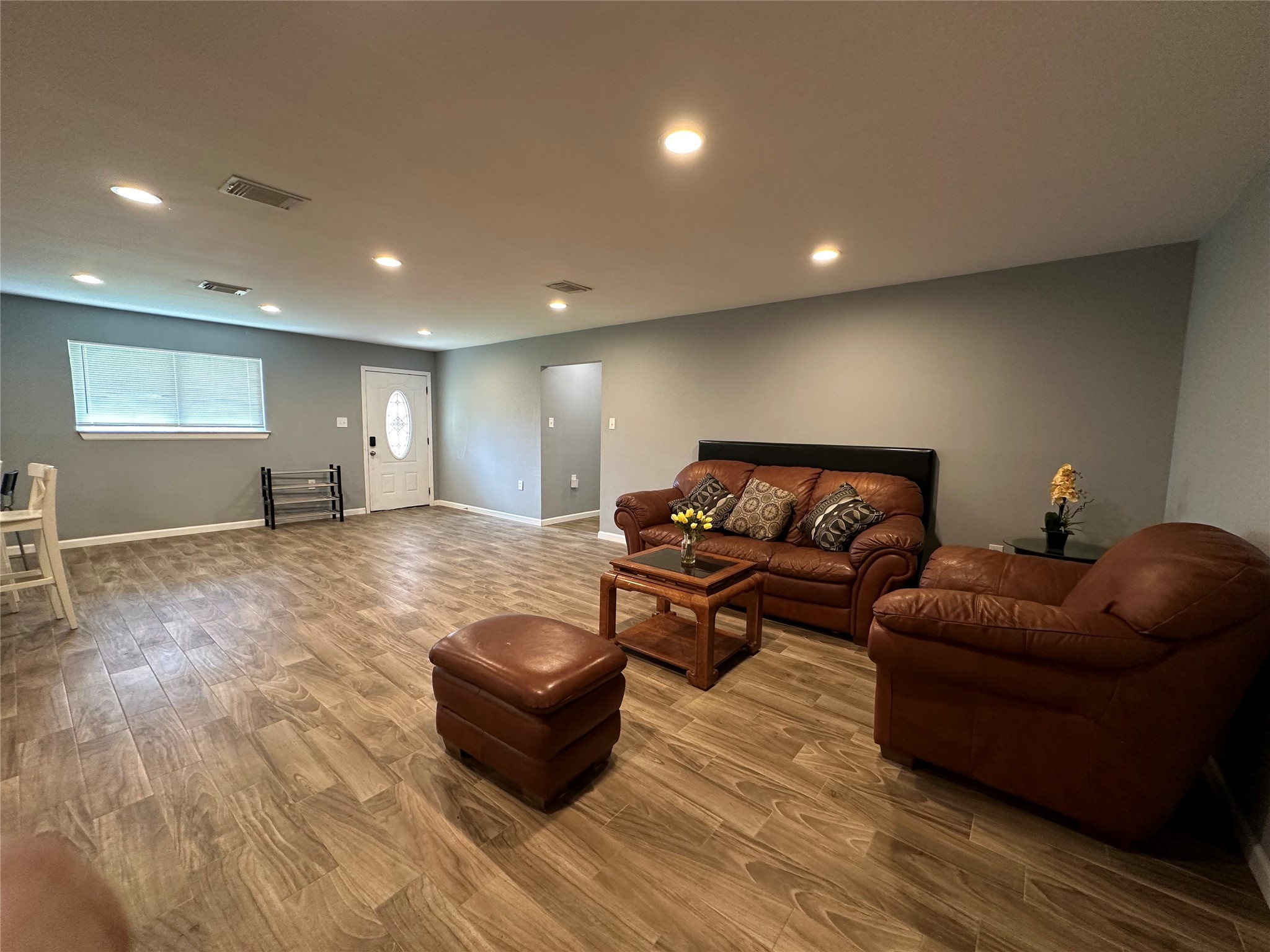 120 Shanklin Road Angleton, TX 77515 - Photo 2 of 32 120 Shanklin Rd Part A Large Living Room