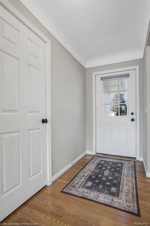 400 Red Oak Lane Rochester Hills, MI 48307 - Photo 4 of 48