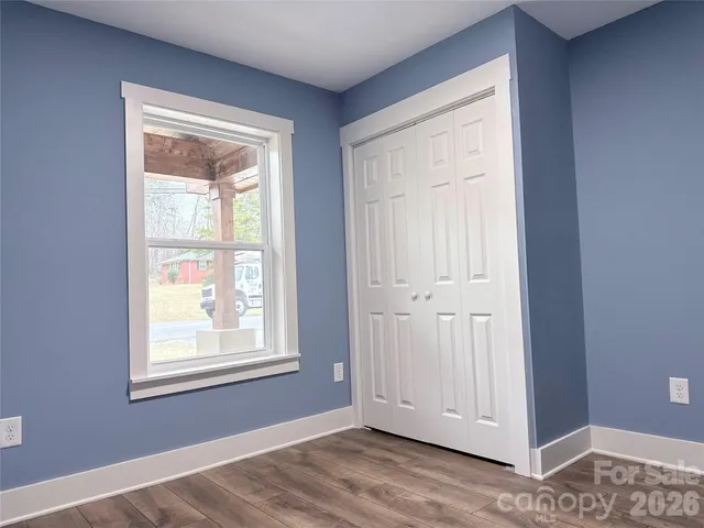 an empty room with window