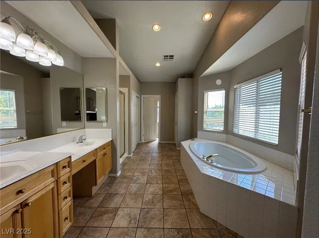 $2,555 | 11233 Playa Caribe Avenue, Las Vegas, NV 89138