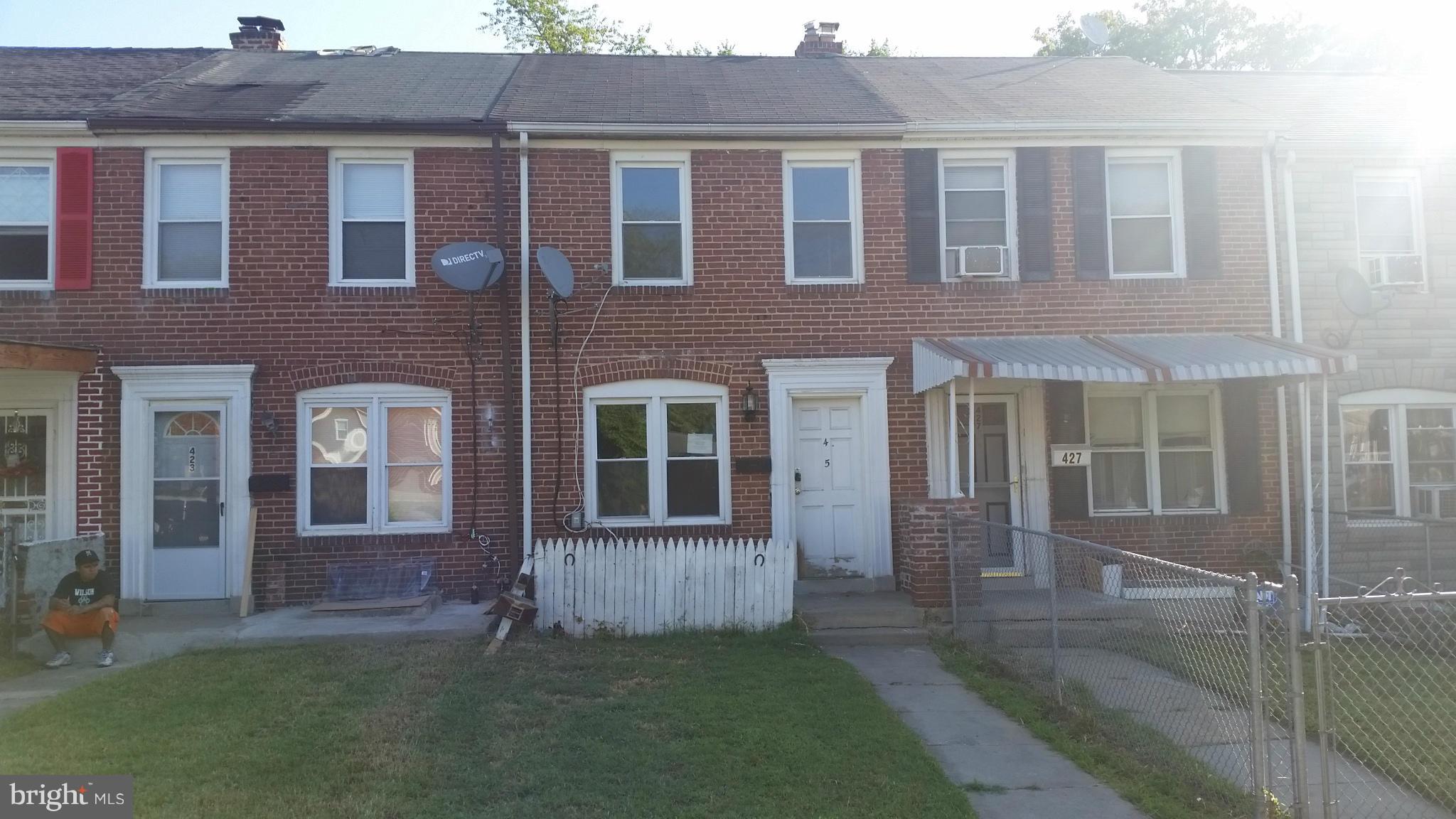 425 Roundview Road Baltimore, MD 21225 - Photo 1 of 11 Exterior (Front)