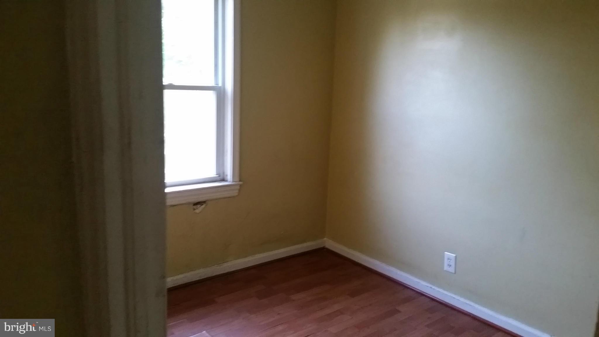 425 Roundview Road Baltimore, MD 21225 - Photo 8 of 11 Bedroom