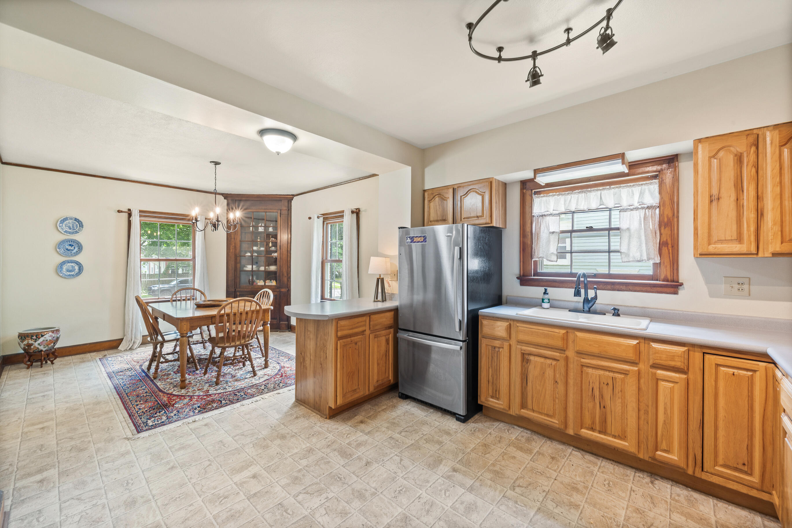 1105 Barnes Street Delavan, WI 53115 - Photo 21 of 52 Kitchen