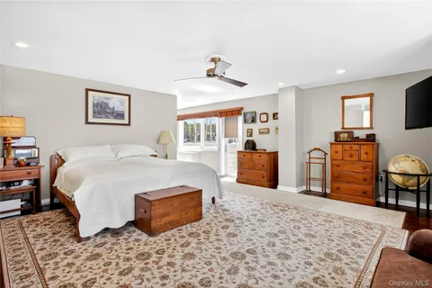 $2,300,000 | 433 Main Street, Unit 212, Port Washington, NY 11050
