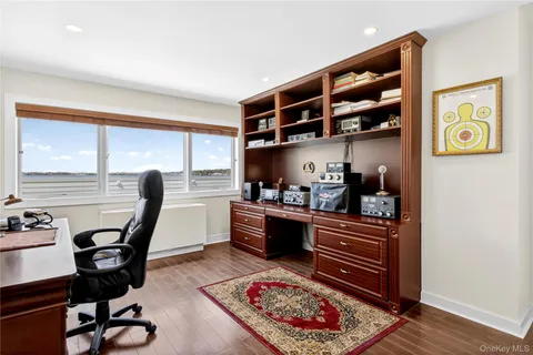 $2,300,000 | 433 Main Street, Unit 212, Port Washington, NY 11050