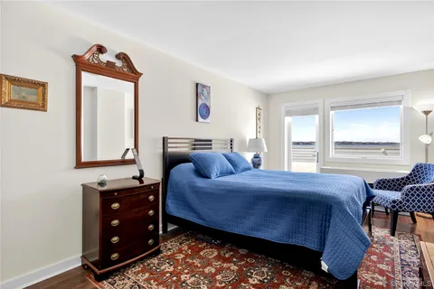 $2,300,000 | 433 Main Street, Unit 212, Port Washington, NY 11050