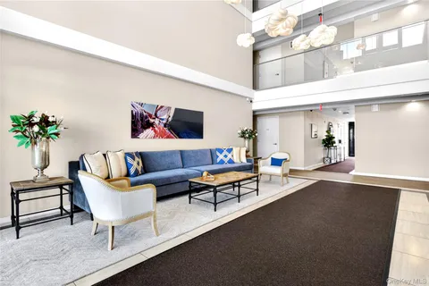 $2,300,000 | 433 Main Street, Unit 212, Port Washington, NY 11050