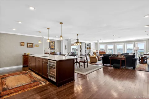 $2,300,000 | 433 Main Street, Unit 212, Port Washington, NY 11050
