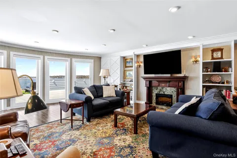 $2,300,000 | 433 Main Street, Unit 212, Port Washington, NY 11050