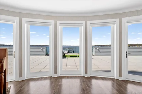 $2,300,000 | 433 Main Street, Unit 212, Port Washington, NY 11050