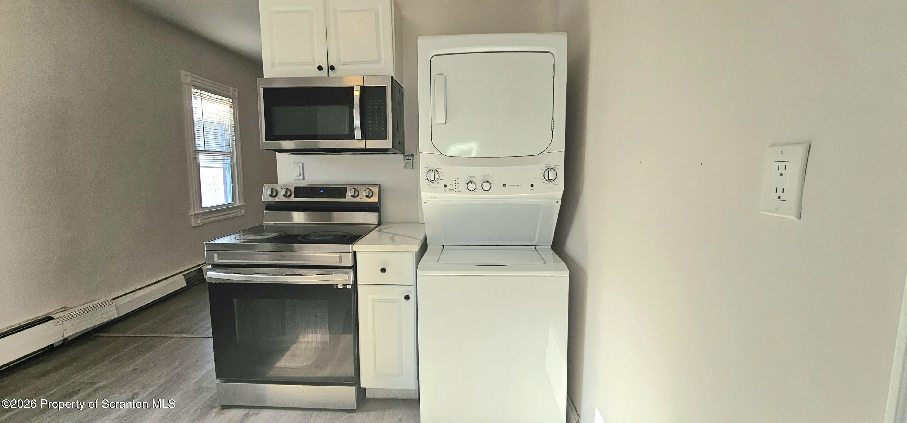 315 Aswell Court Scranton, PA 18504 - Photo 3 of 15 Kitchen