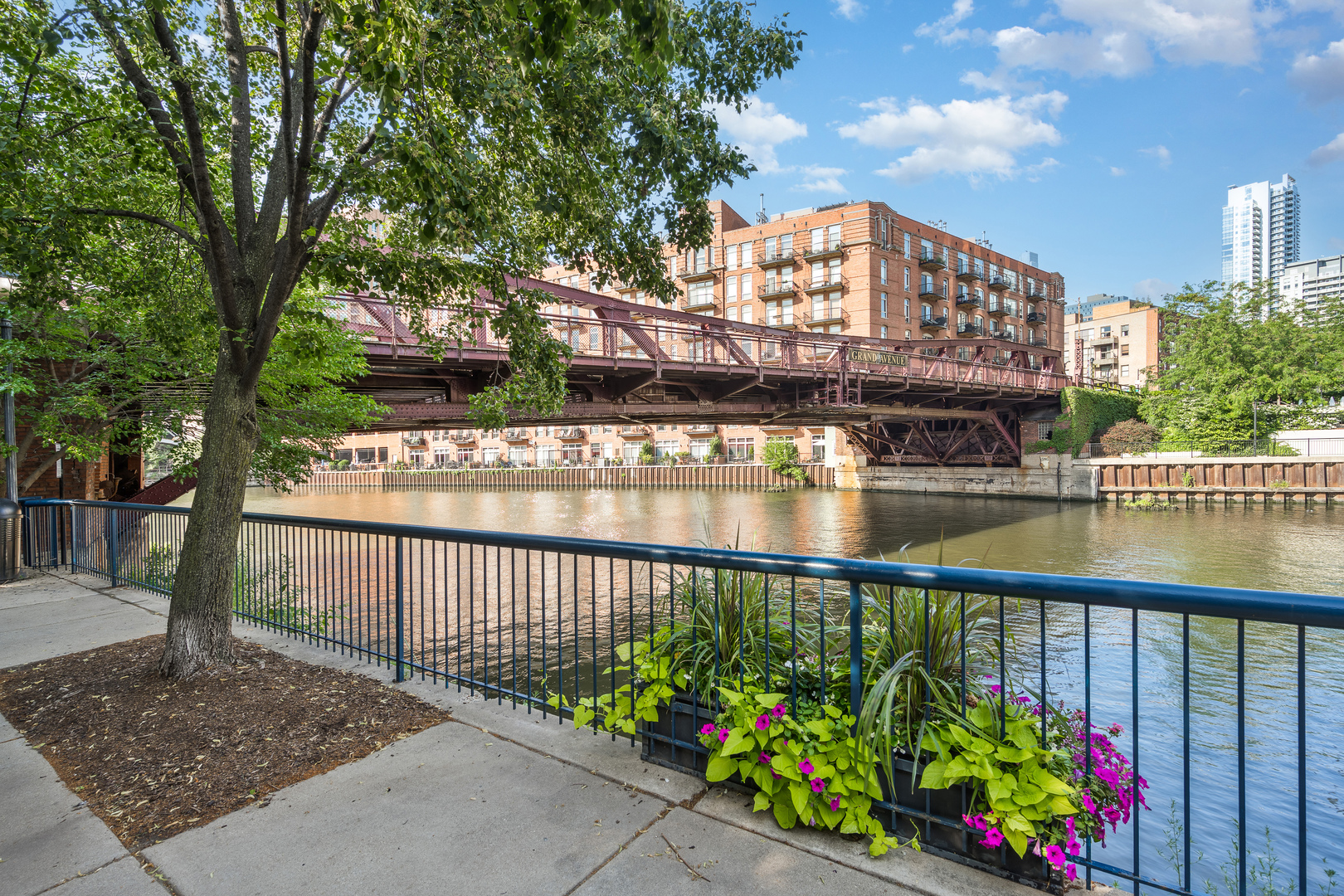 486 North Clinton Street Chicago, IL 60654 - Photo 37 of 41