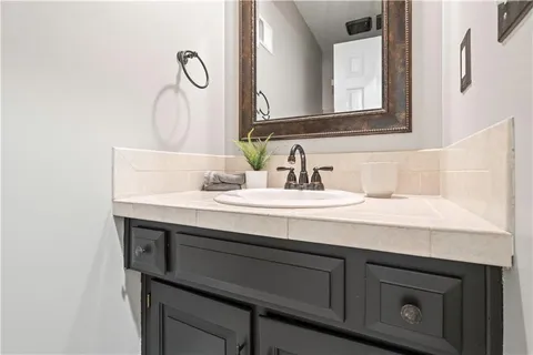 $460,000 | 15615 West 81st Street, Lenexa, KS 66219