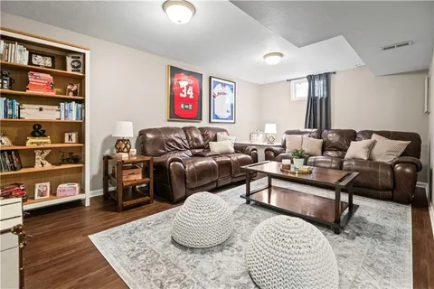 $460,000 | 15615 West 81st Street, Lenexa, KS 66219