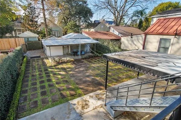$1,900 | 5920 Magazine Street, New Orleans, LA 70115