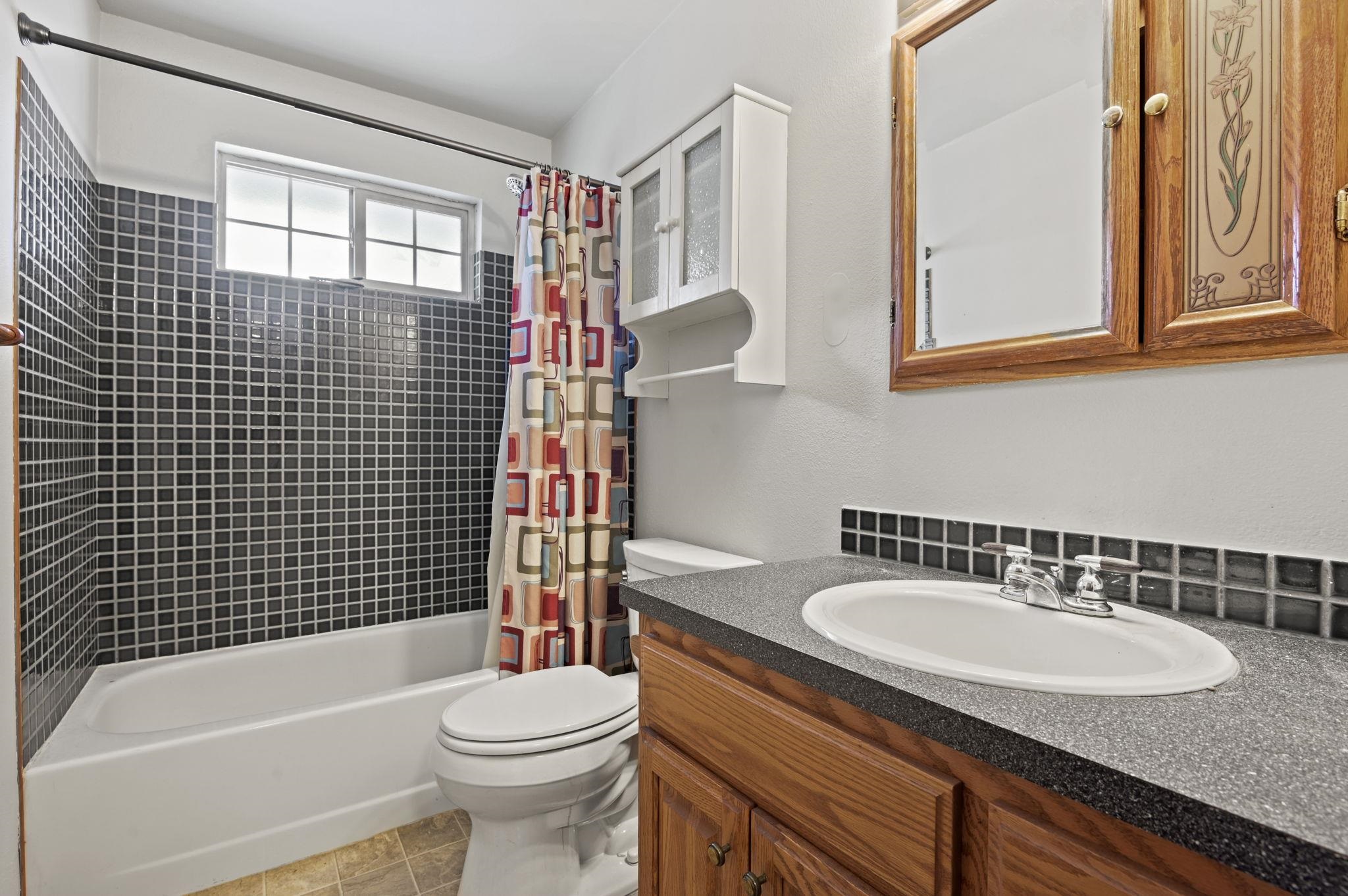 220 North Hodges Road Greenacres, WA 99016 - Photo 11 of 29 Gallery Image 11