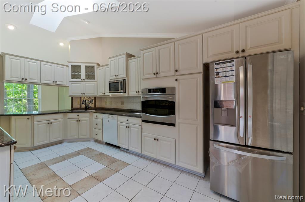 7348 Meadow Ridge Circle West Bloomfield, MI 48322 - Photo 17 of 59