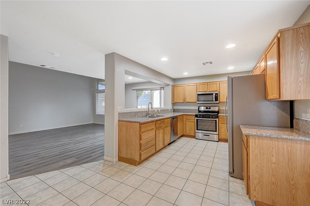 429 Riverton Road Henderson, NV 89015 - Photo 12 of 47