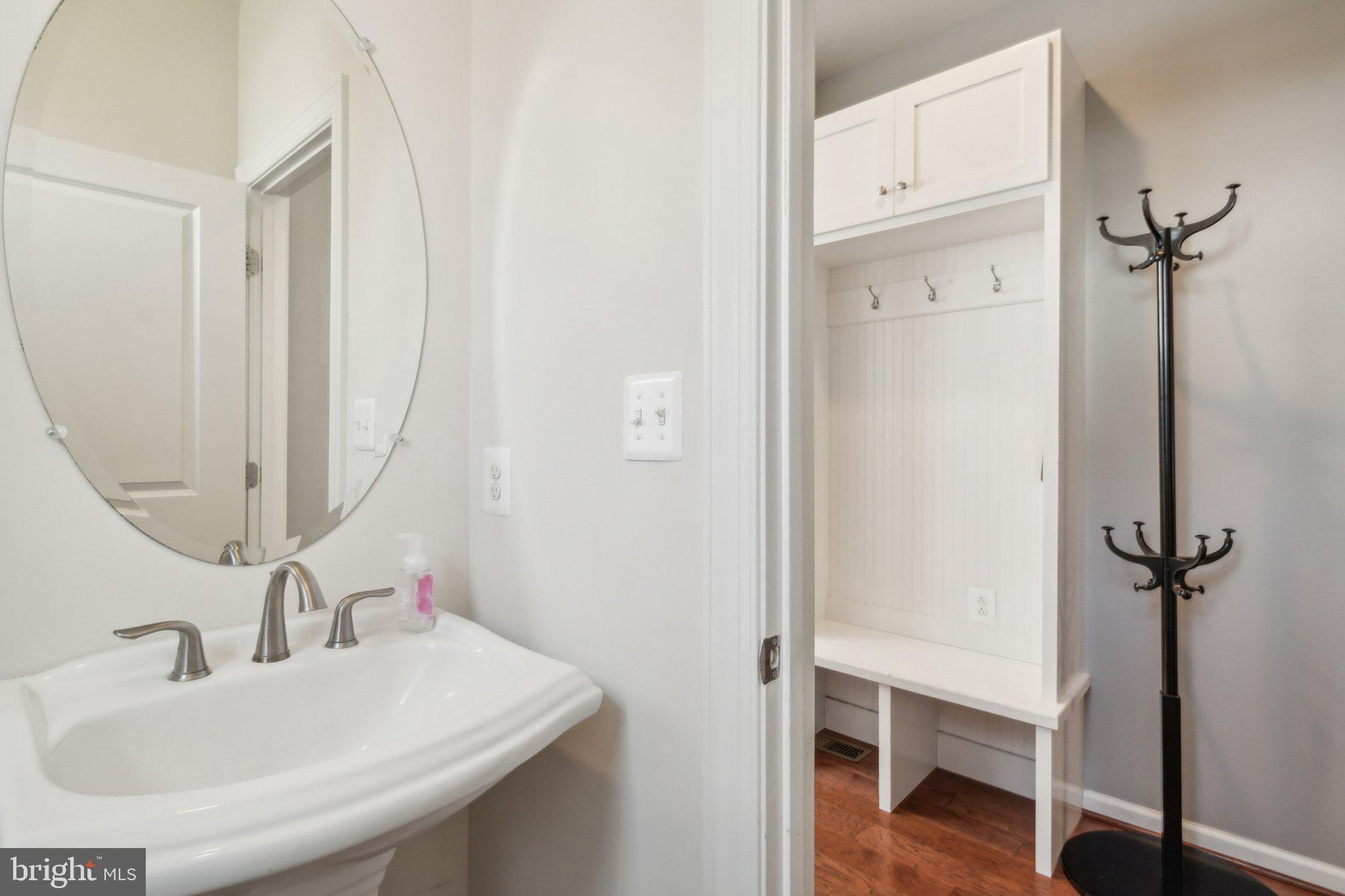 13305 Windy Meadow Lane Silver Spring, MD 20906 - Photo 11 of 25 Elegant entryway with modern fixtures.