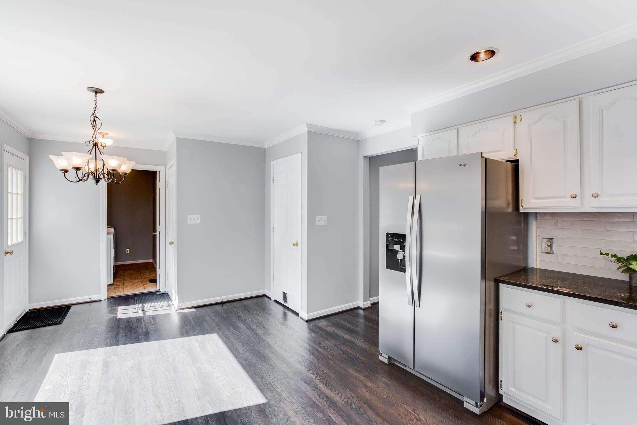 6727 Kelly Road Warrenton, VA 20187 - Photo 11 of 53 Eat in kitchen overlooking deck and yard