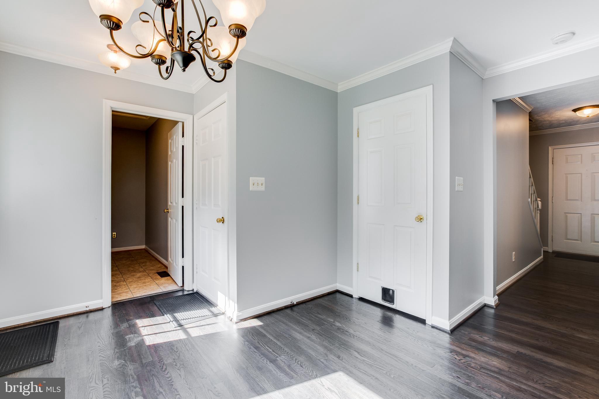 6727 Kelly Road Warrenton, VA 20187 - Photo 15 of 53 Interior access to Garage