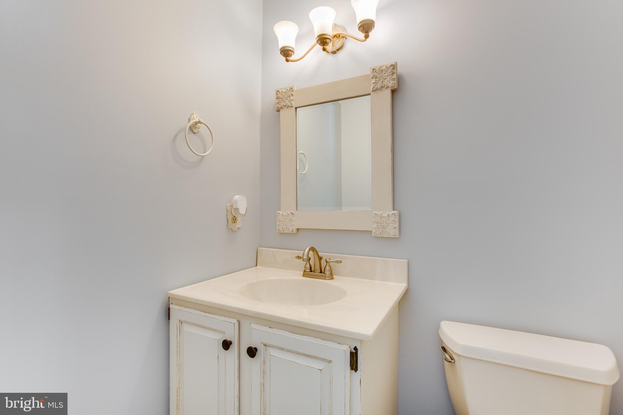 6727 Kelly Road Warrenton, VA 20187 - Photo 18 of 53 Main Level Half Bath
