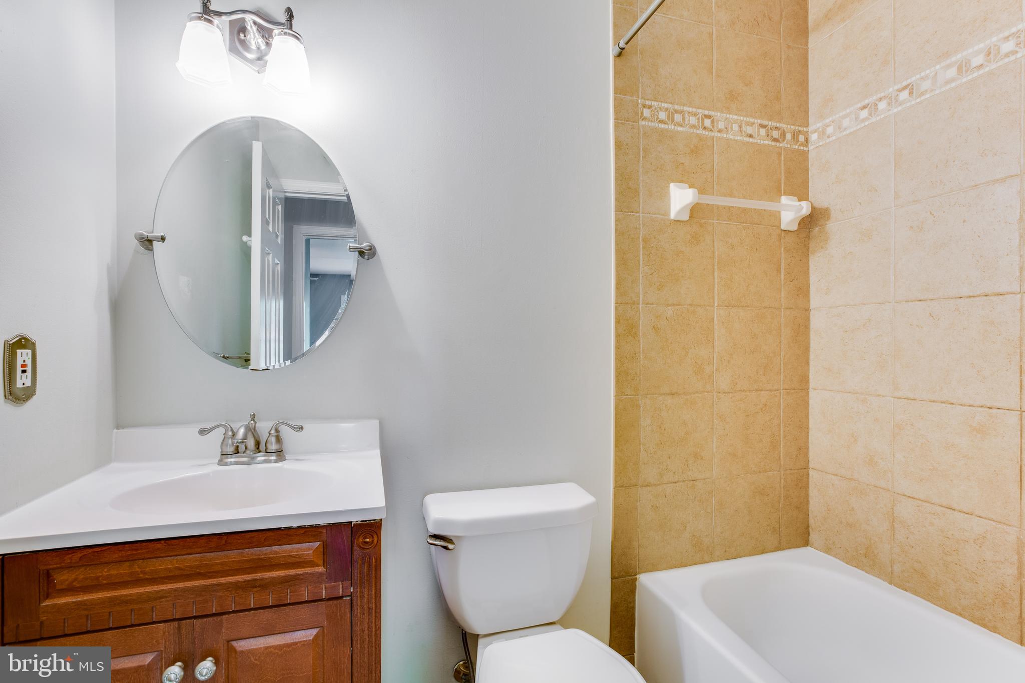 6727 Kelly Road Warrenton, VA 20187 - Photo 19 of 53 Level 2 Full Bath