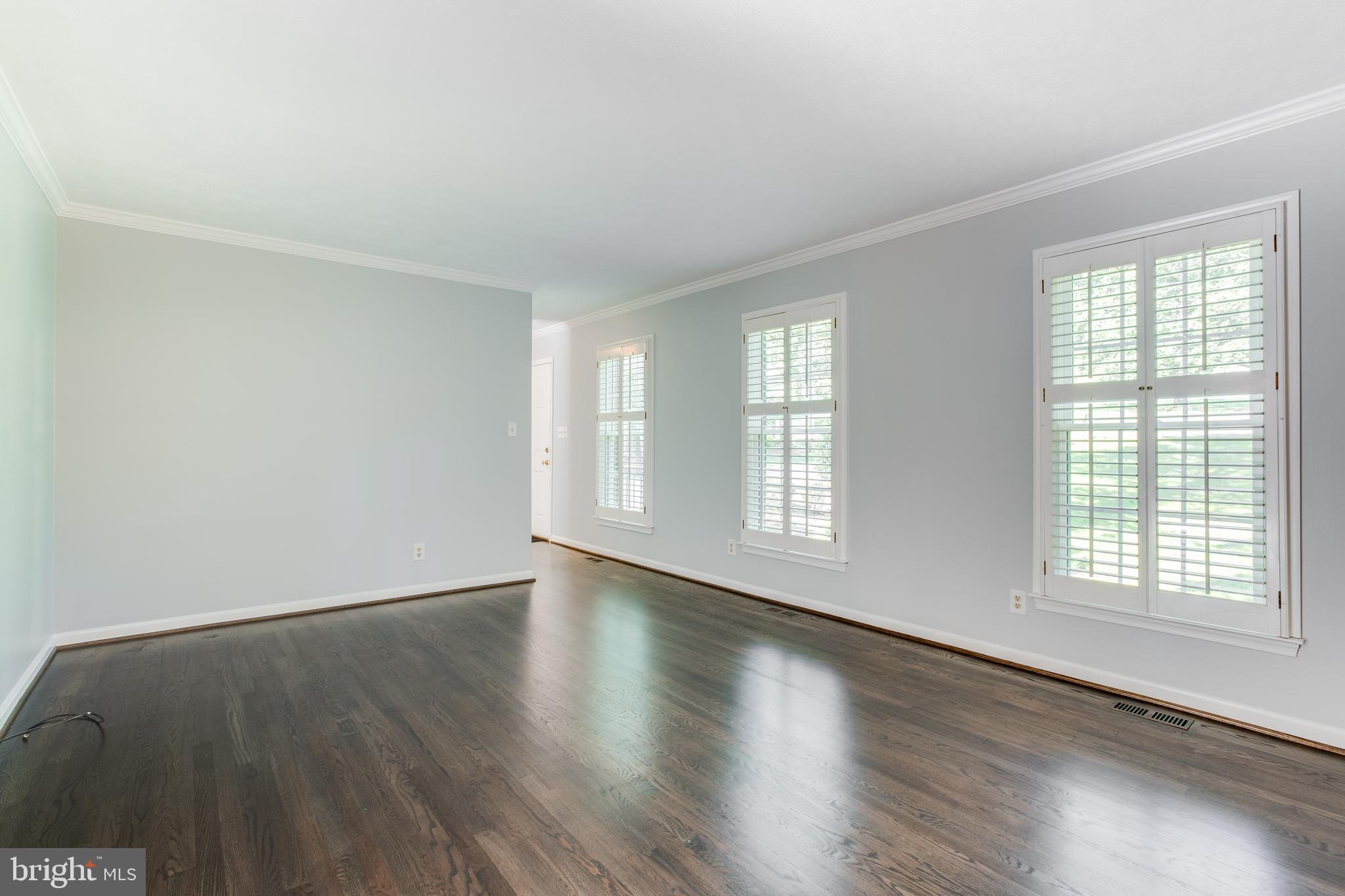 6727 Kelly Road Warrenton, VA 20187 - Photo 6 of 53 Plantation Shutters
