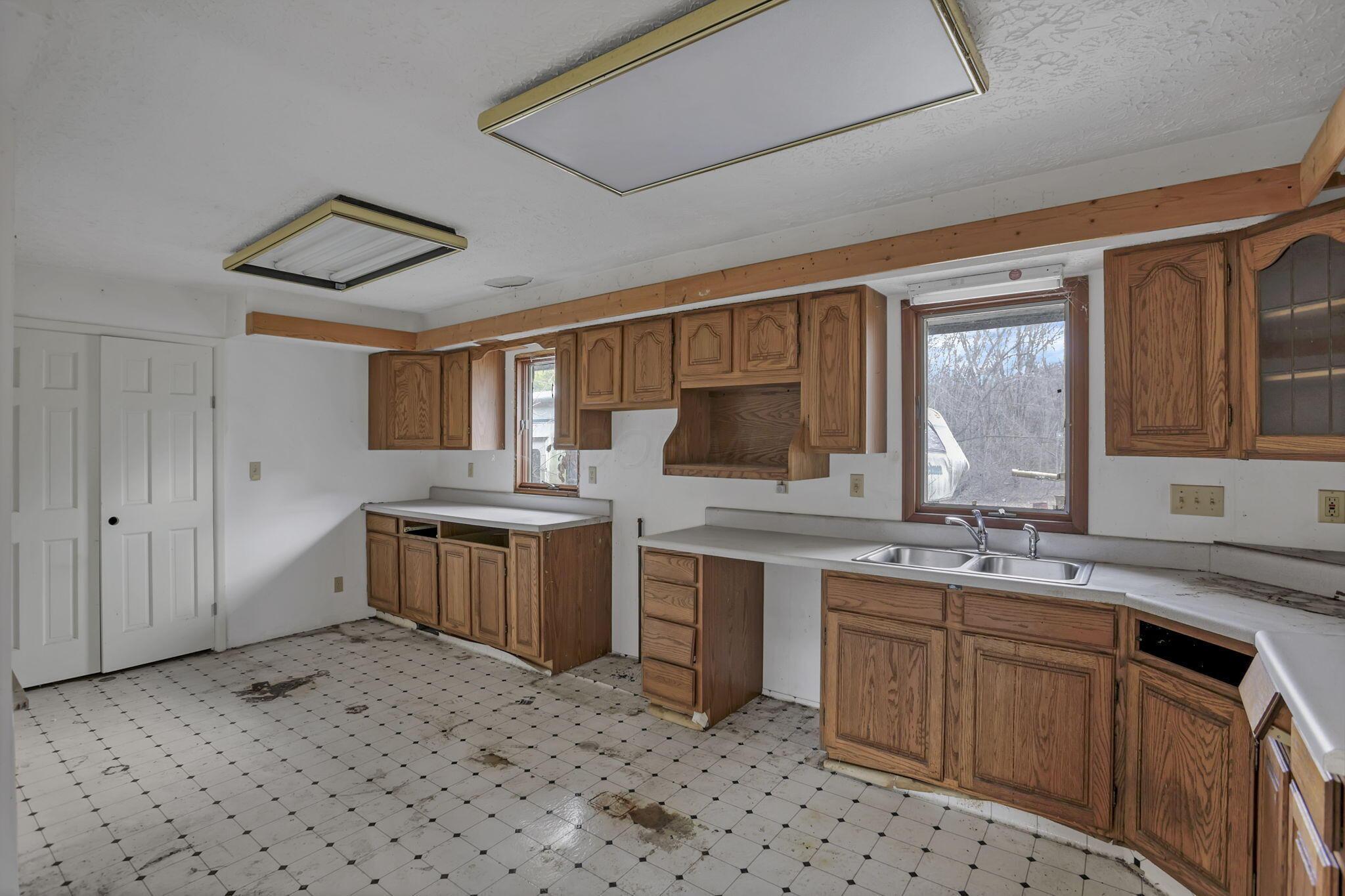 8459 Big Walnut Road Westerville, OH 43082 - Photo 8 of 80 20-web-or-mls-SMEP7979