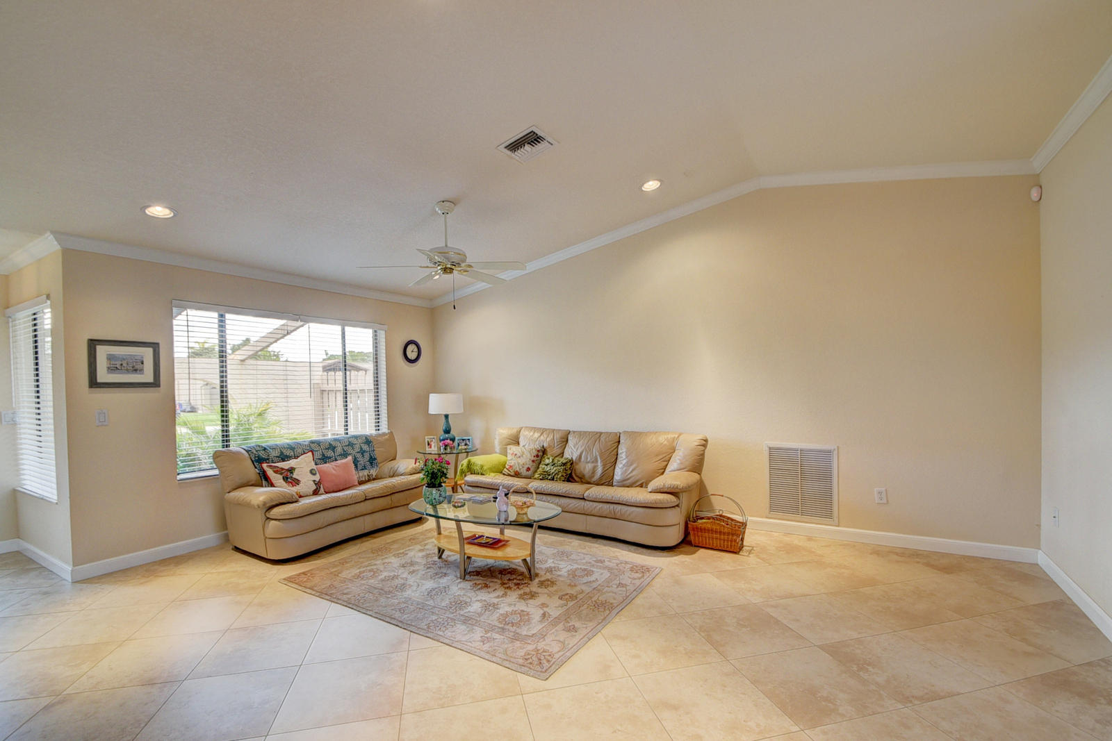 22711 Southwest 9th Street Boca Raton, FL 33433 - Photo 9 of 20 DSC_7831_2_3_4_5